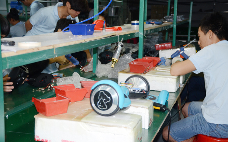 Best-hoverboard-for-kids-little-bear-manufacturing.jpg Best-hoverboard-for-kids-little-bear-manufacturing