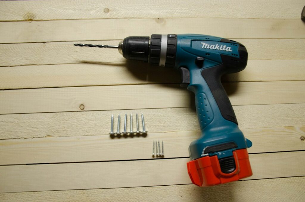 Photo best cordless drills for furniture assembly