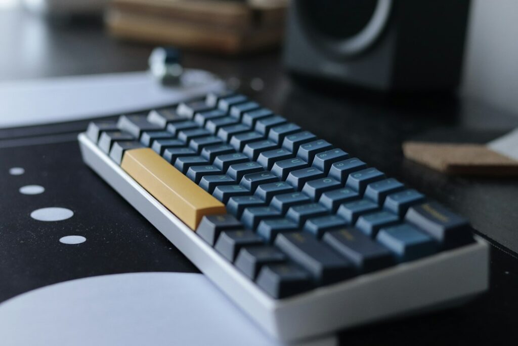 Photo quiet mechanical keyboards office